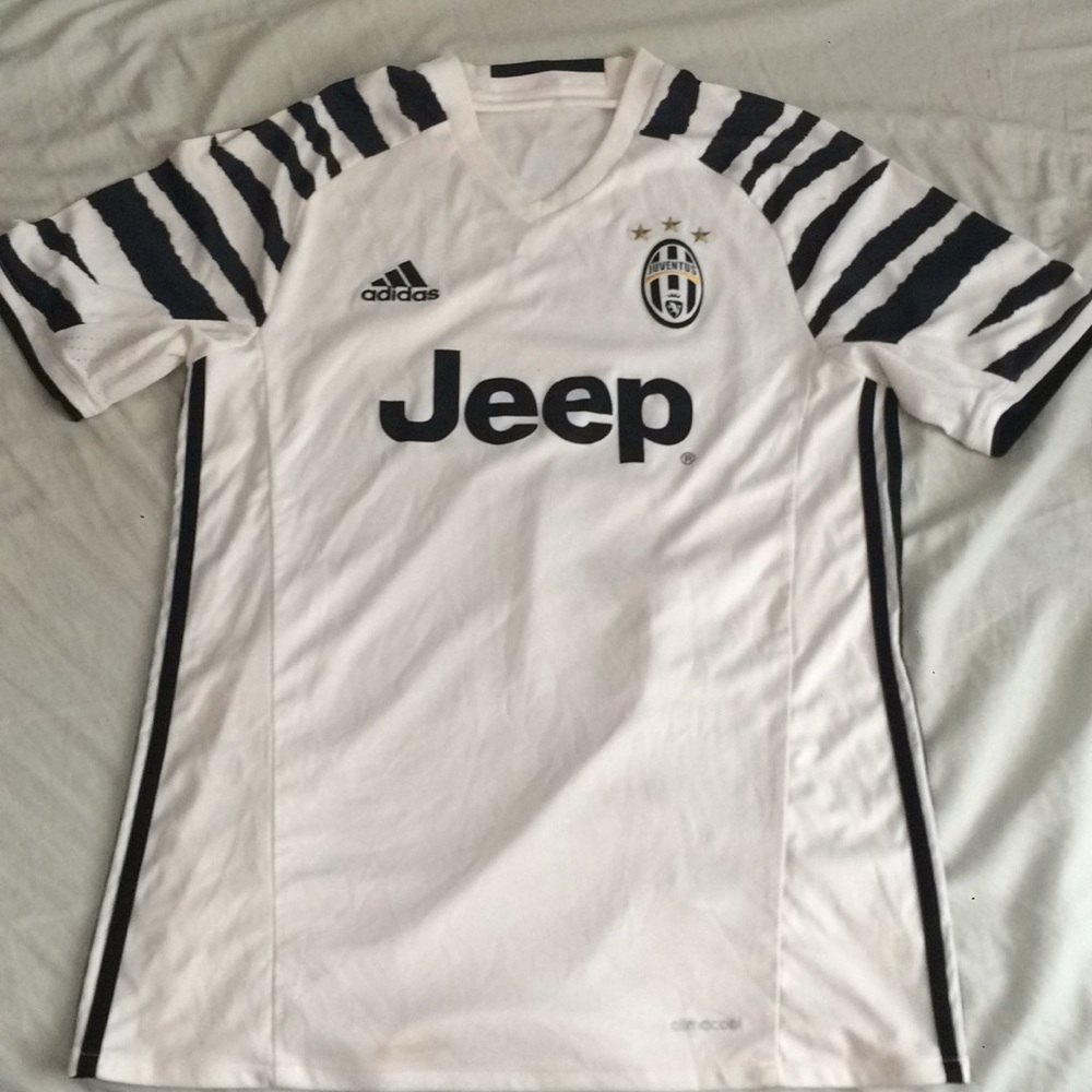 Juventus 16/17 Official Third Kit Size Medium